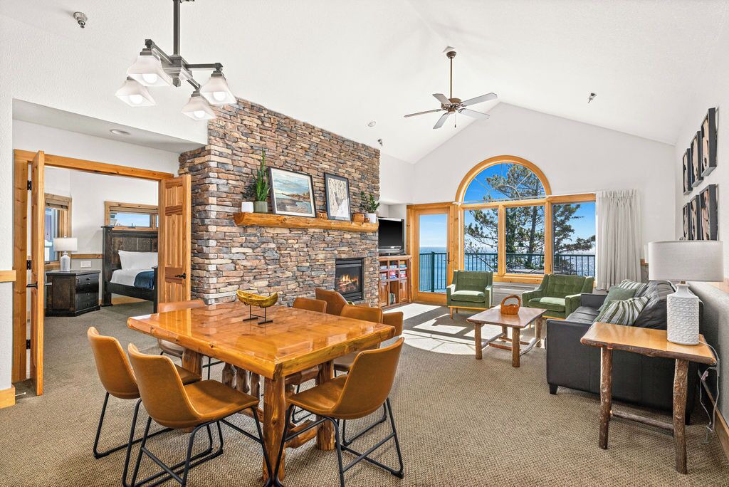 Photo of Livingroom in Two Harbors