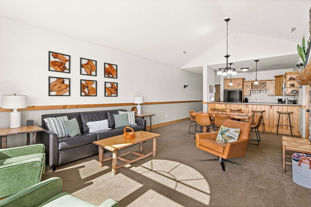 Photo of Livingroom in Two Harbors