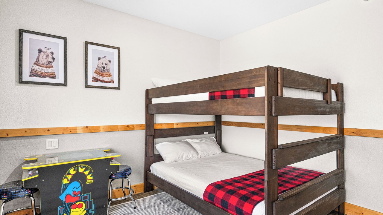 Photo of Bedroom in Two Harbors