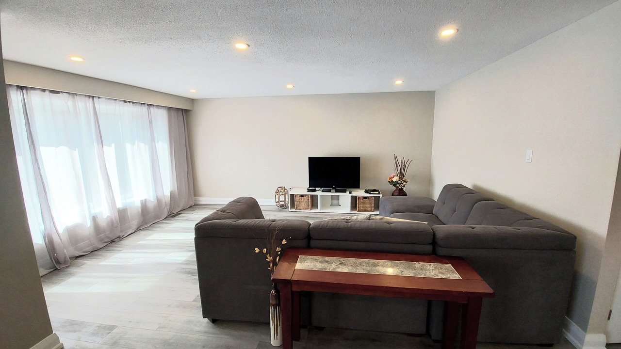 Photo of Livingroom in Ottawa Division
