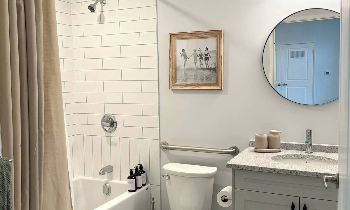 Photo of Bathroom in Grand Bend