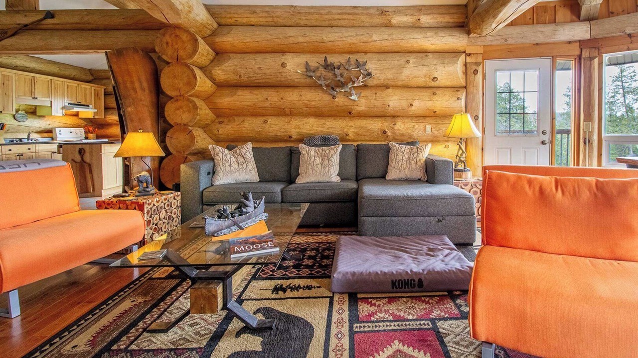 Photo of Livingroom in North Frontenac