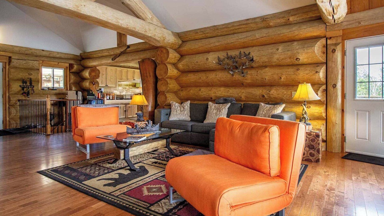 Photo of Livingroom in North Frontenac