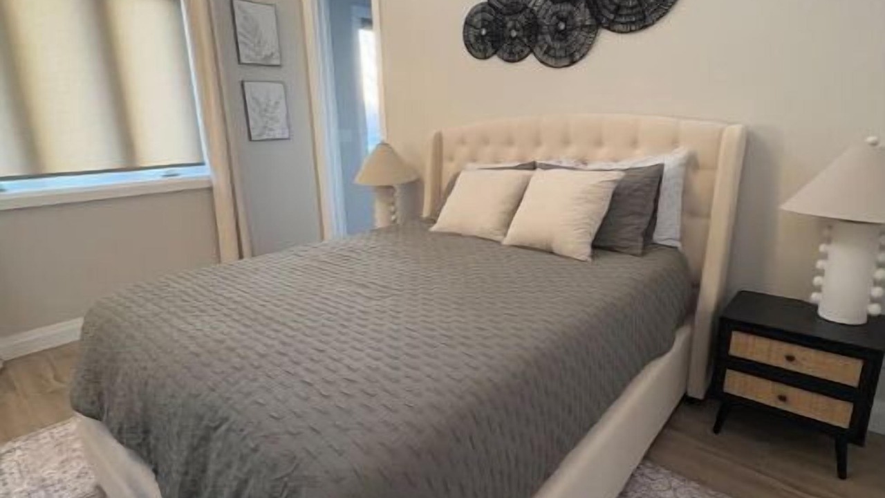 Photo of Bedroom in Lakeshore
