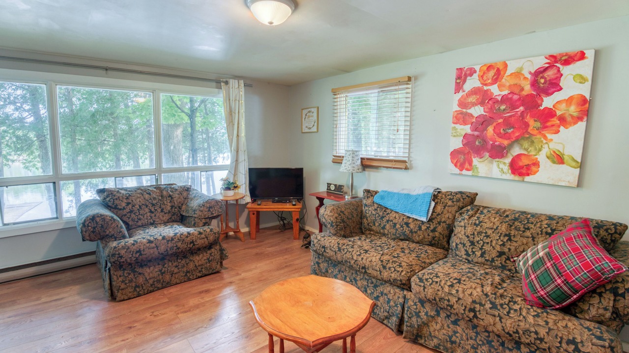 Photo of Livingroom in Frontenac