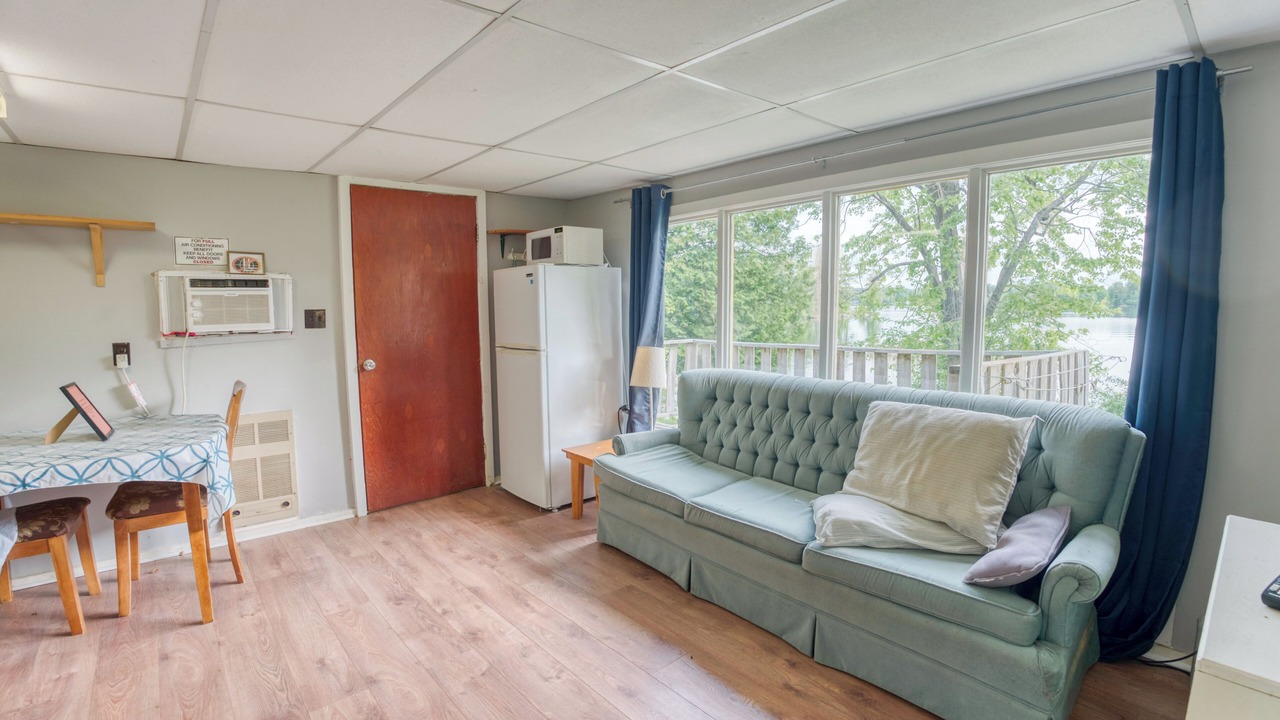 Photo of Livingroom in Frontenac