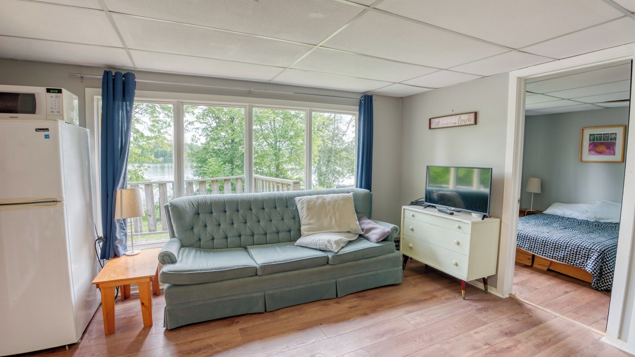 Photo of Livingroom in Frontenac