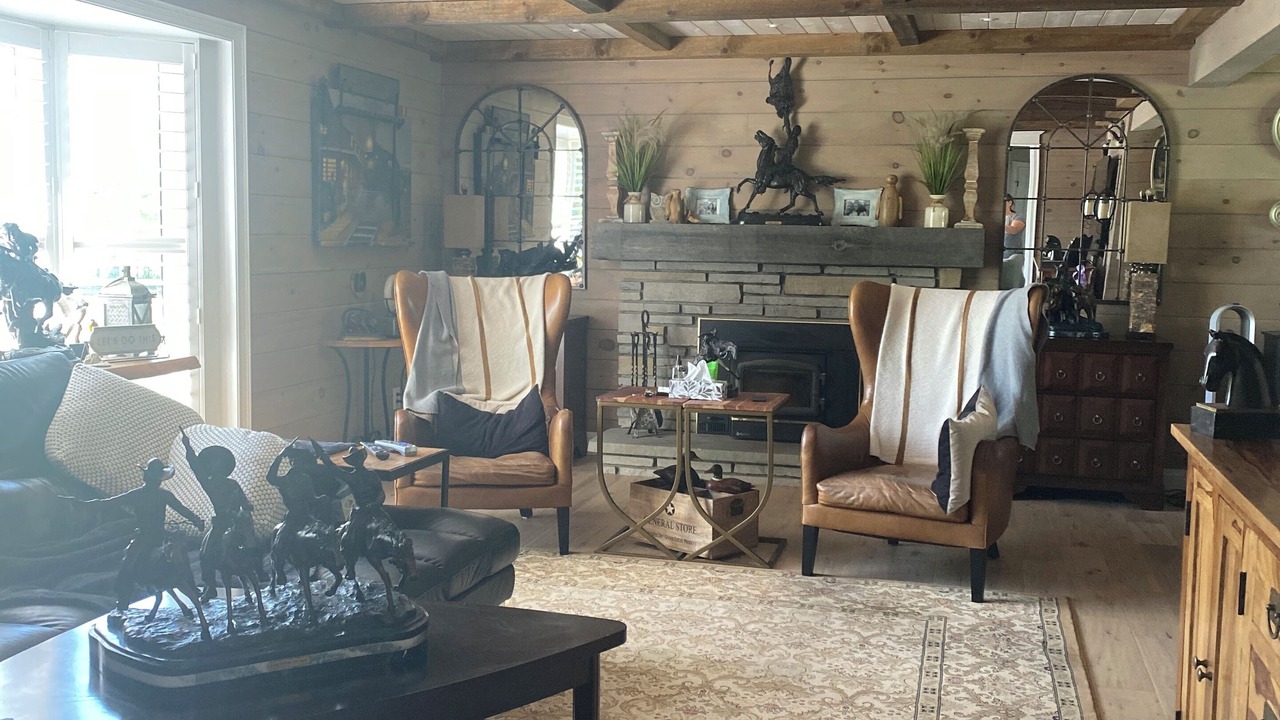Photo of Livingroom in Durham Region