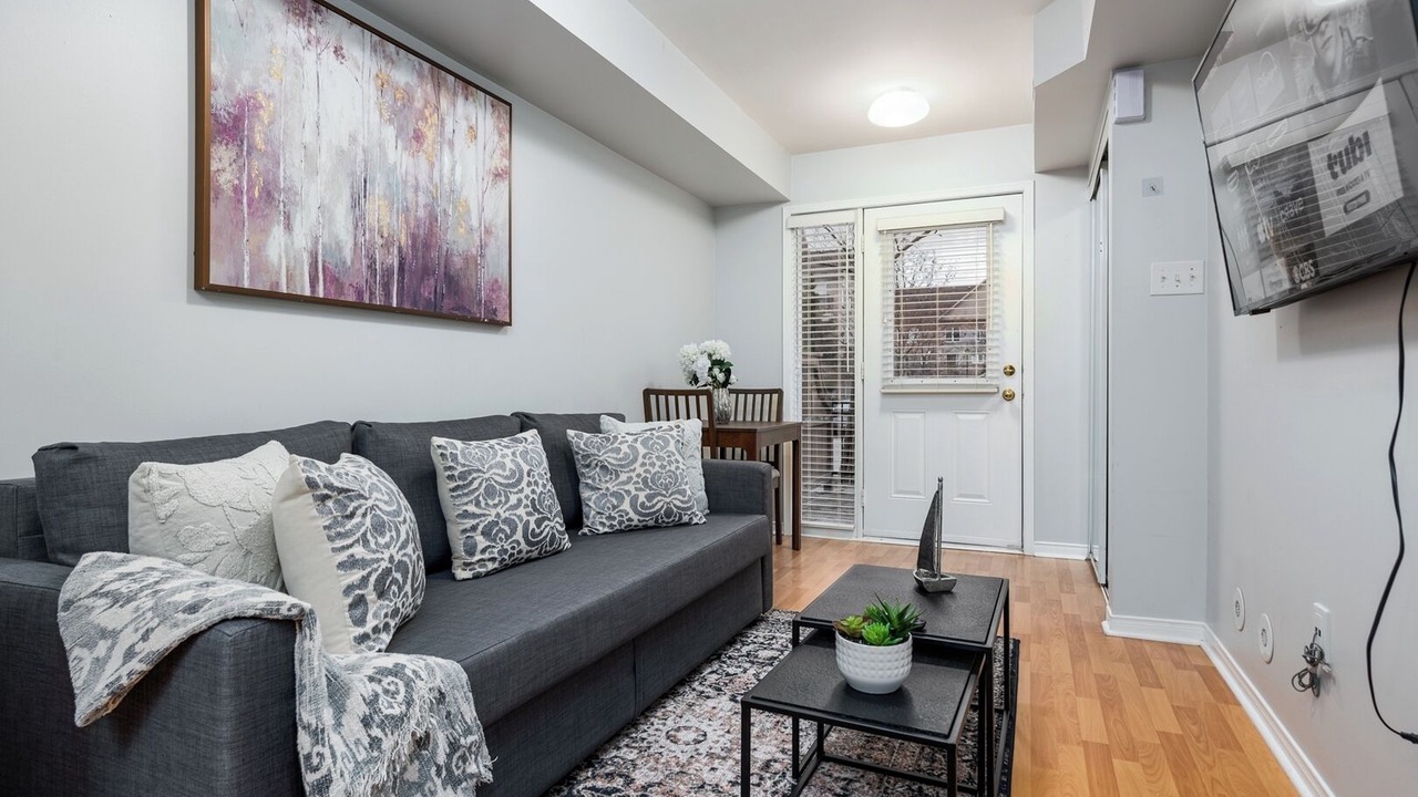 Photo of Livingroom in Churchill Meadows