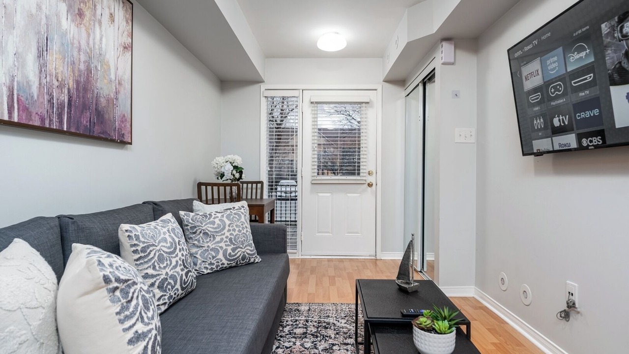 Photo of Livingroom in Churchill Meadows