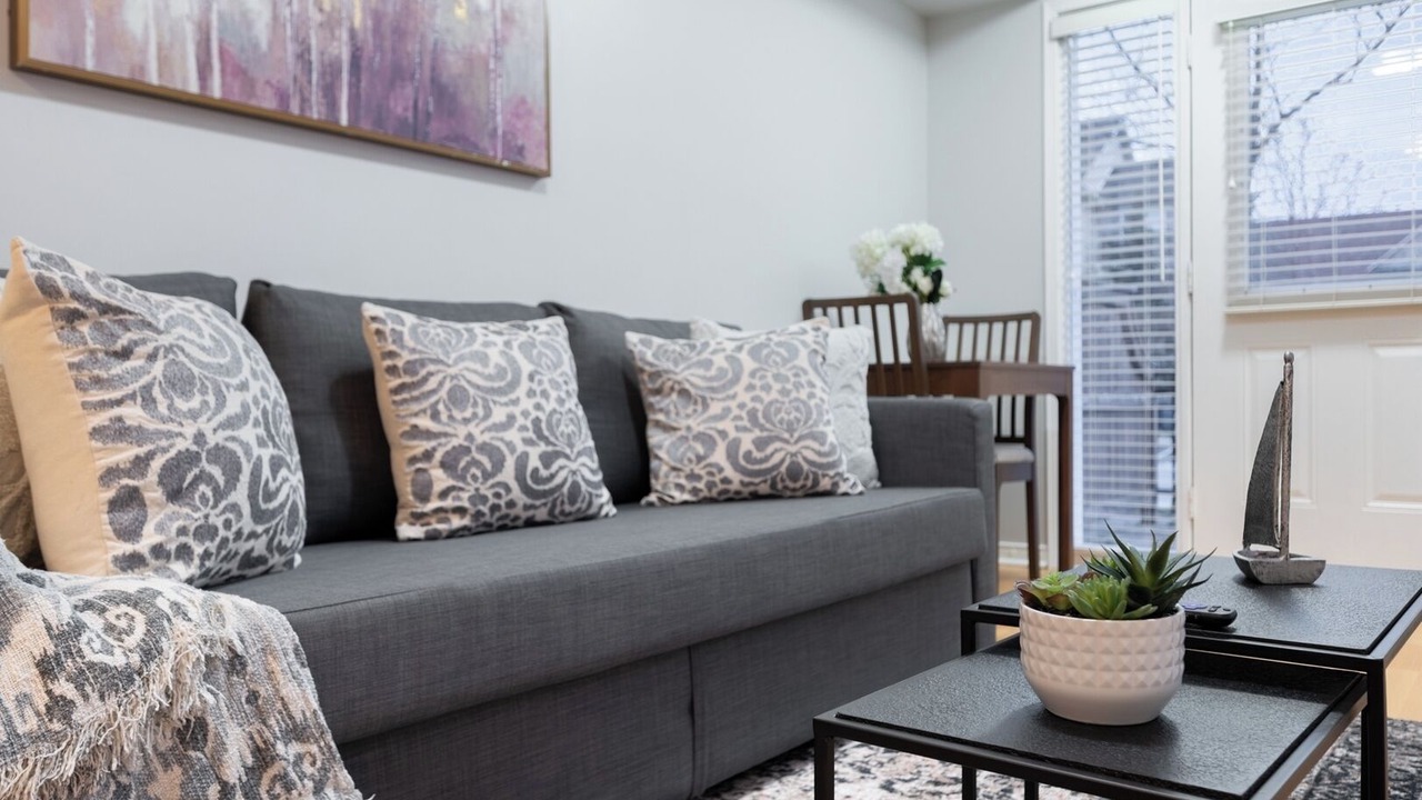 Photo of Livingroom in Churchill Meadows