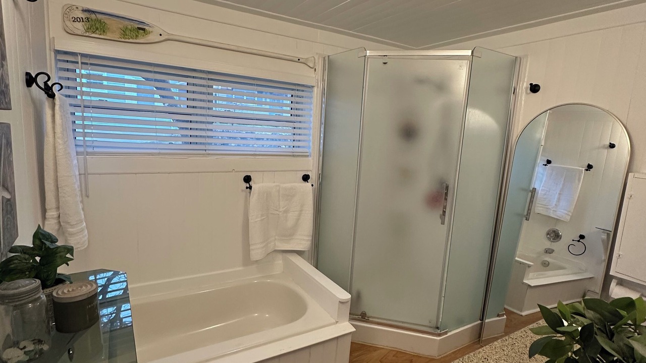 Photo of Bathroom in Grand Bend