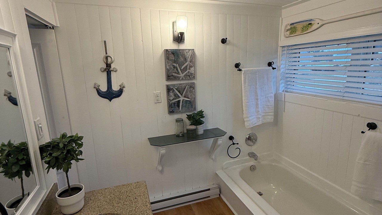 Photo of Bathroom in Grand Bend