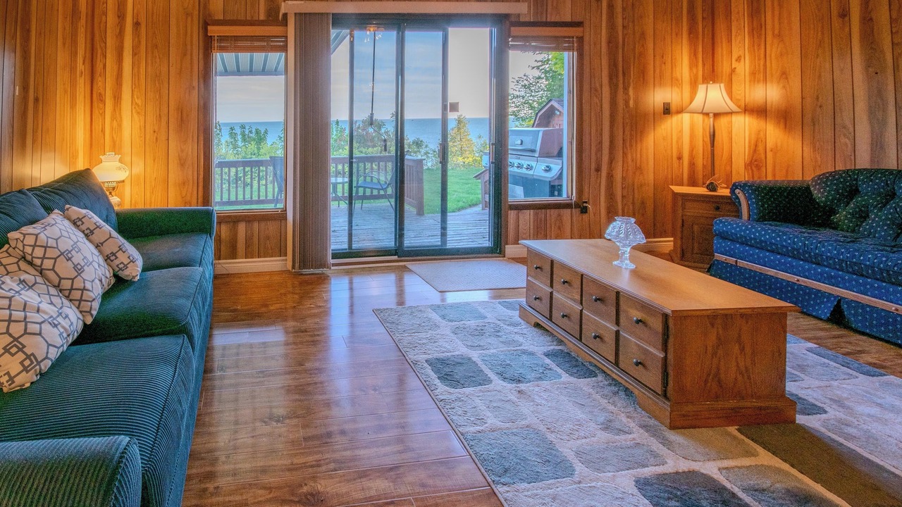 Photo of Livingroom in Central Huron
