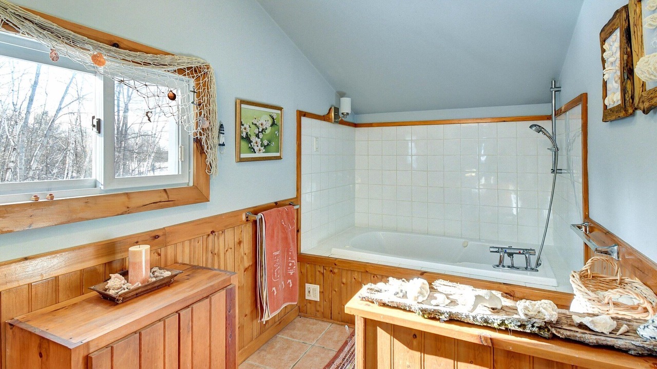 Photo of Bathroom in Marmora and Lake