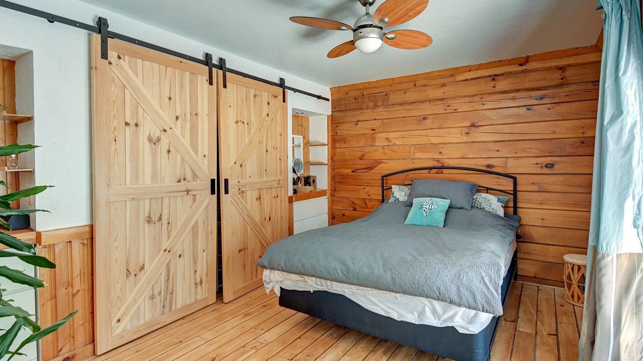 Photo of Bedroom in Marmora and Lake