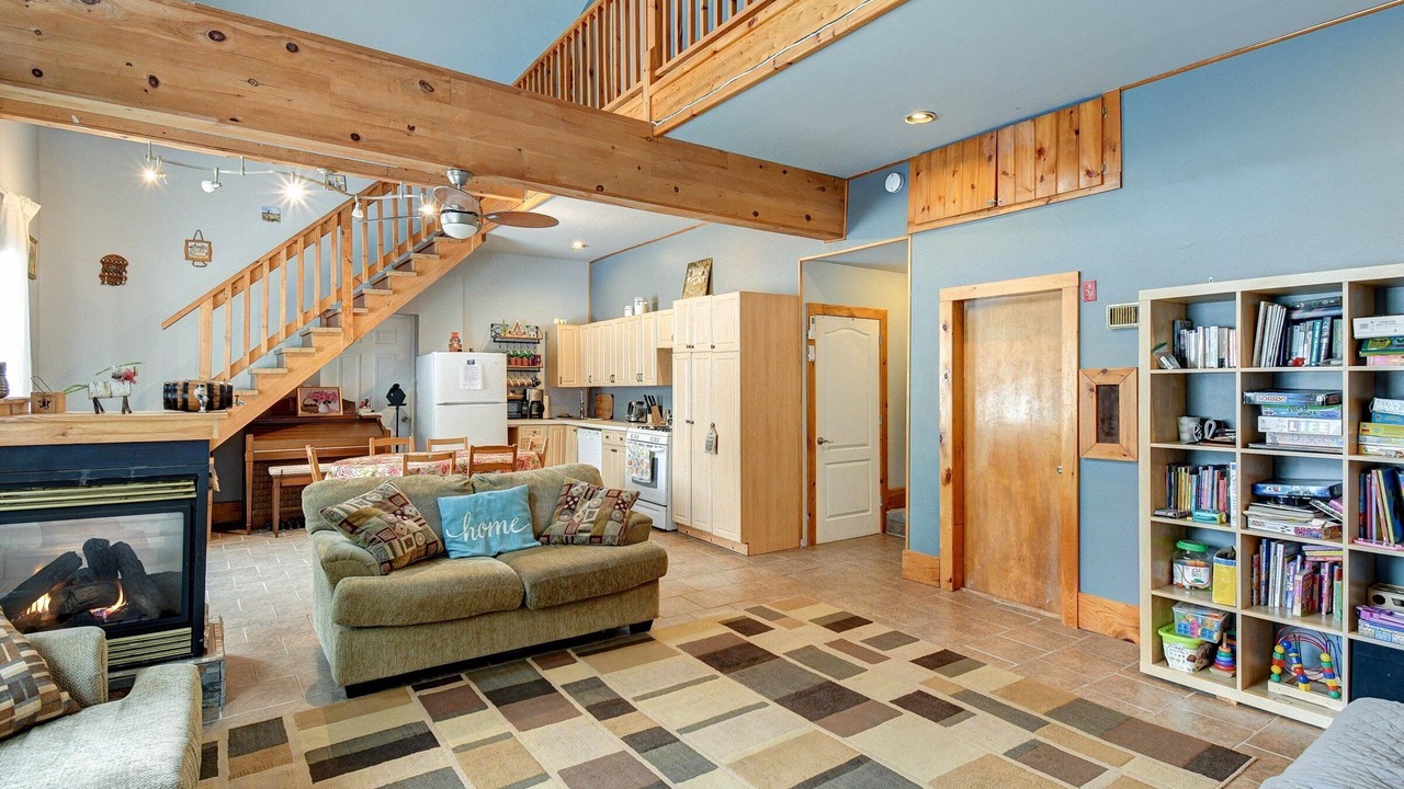 Photo of Livingroom in Marmora and Lake