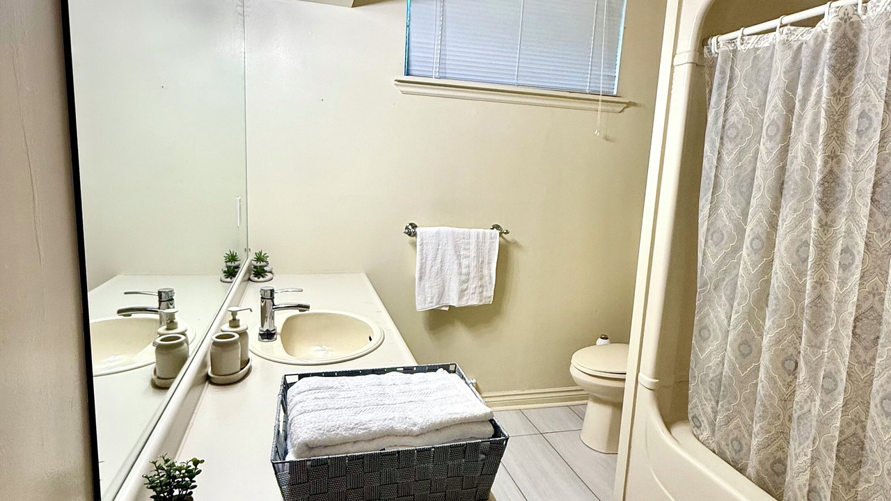 Photo of Bathroom in Mono