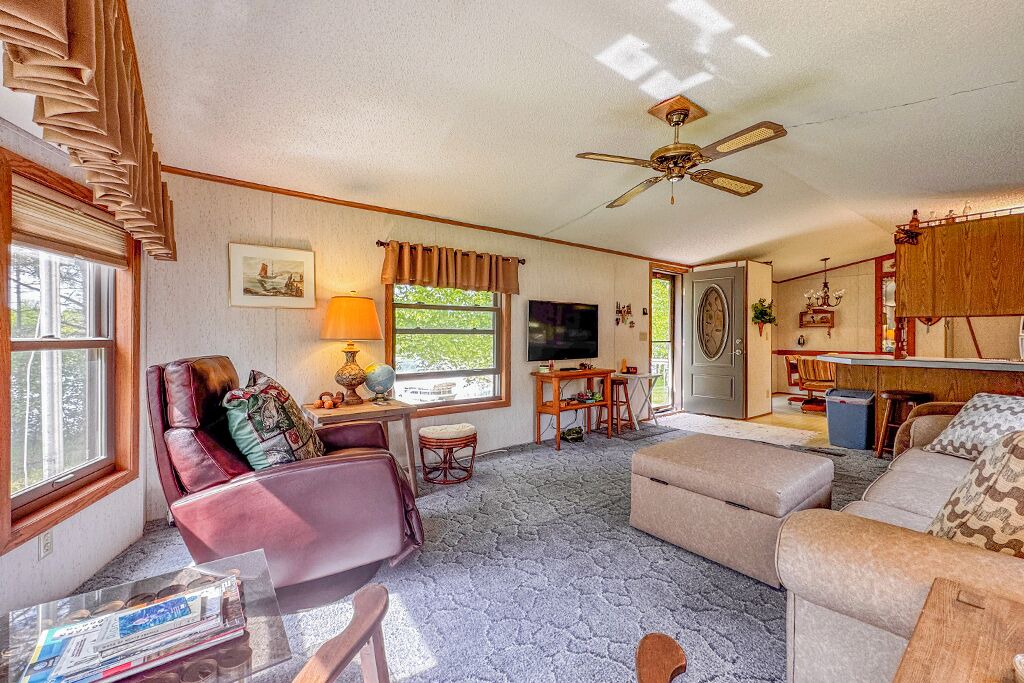 Photo of Livingroom in Browerville