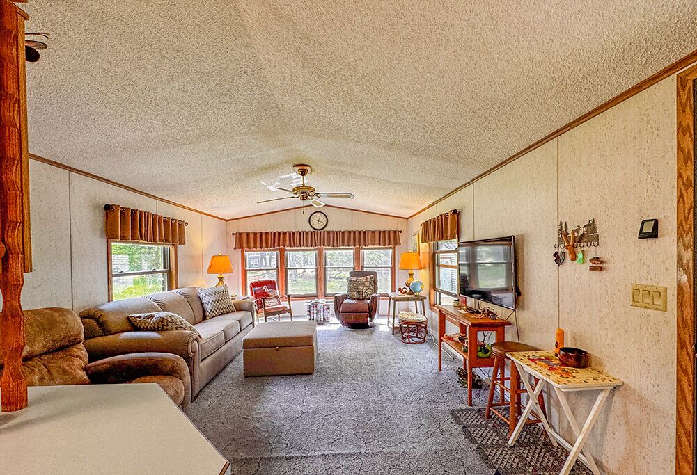 Photo of Livingroom in Browerville