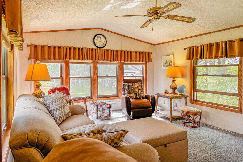 Photo of Livingroom in Browerville