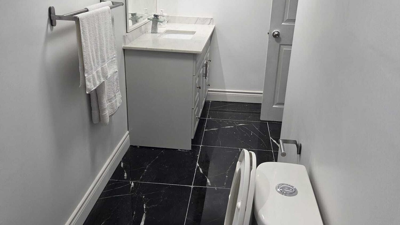 Photo of Bathroom in Hurontario