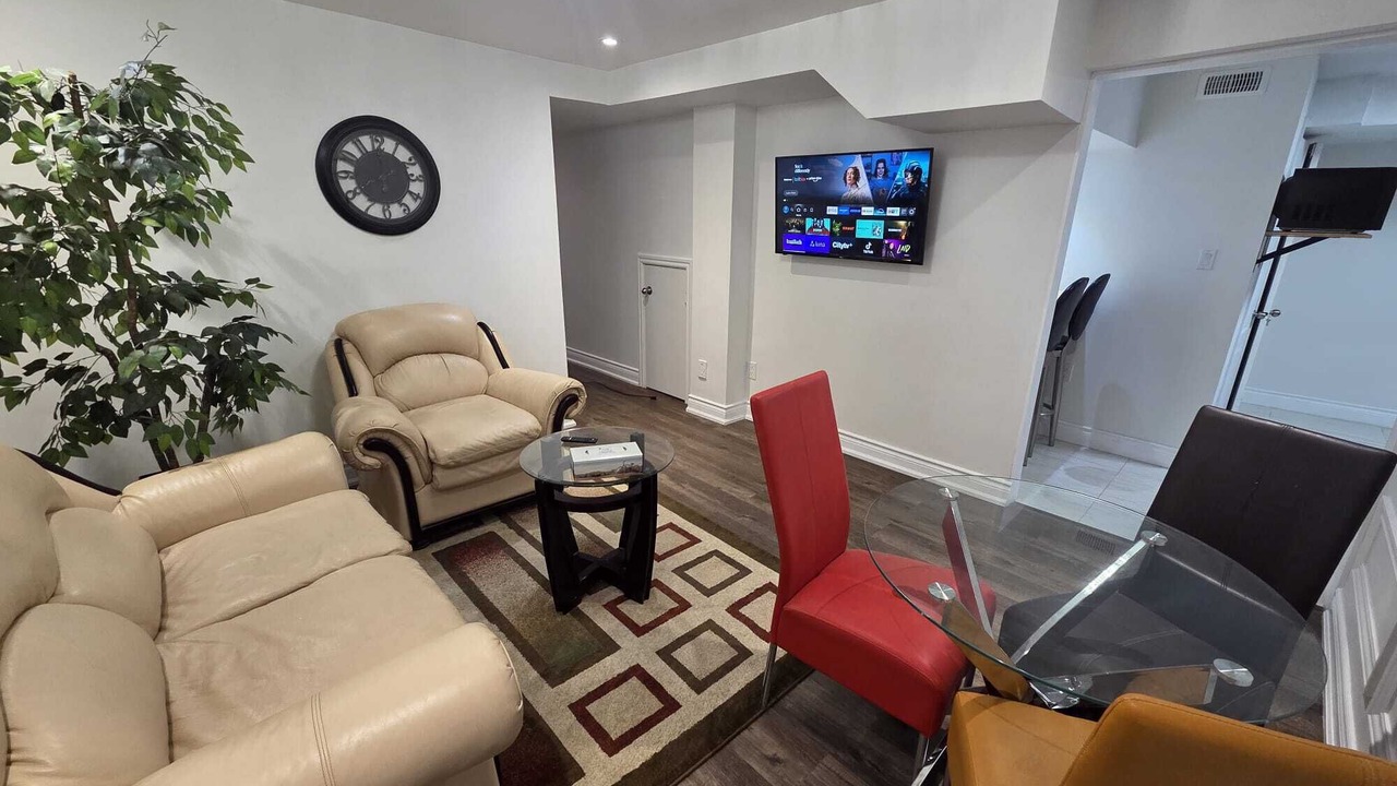 Photo of Livingroom in Hurontario
