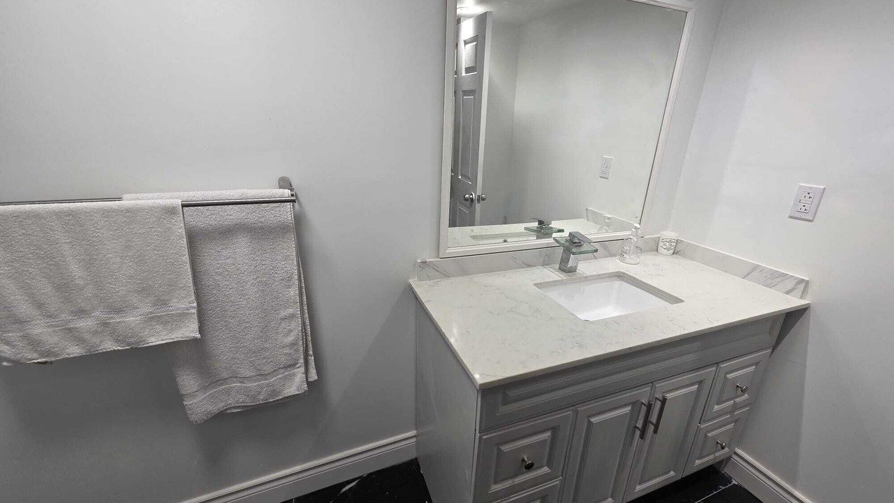 Photo of Bathroom in Hurontario