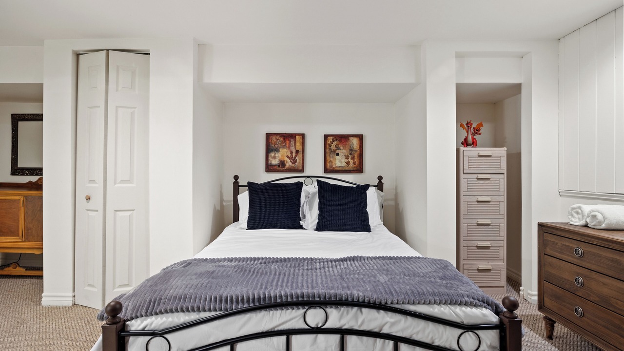 Photo of Bedroom in Rosedale