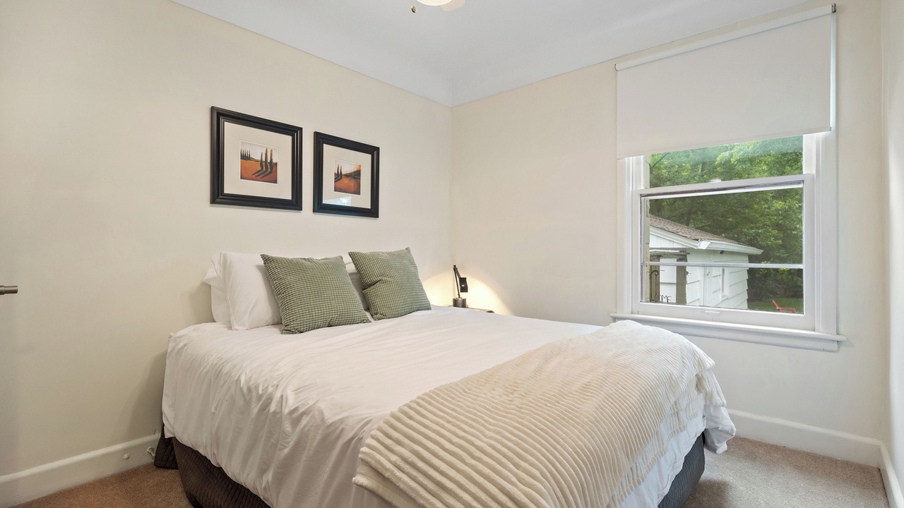 Photo of Bedroom in Rosedale