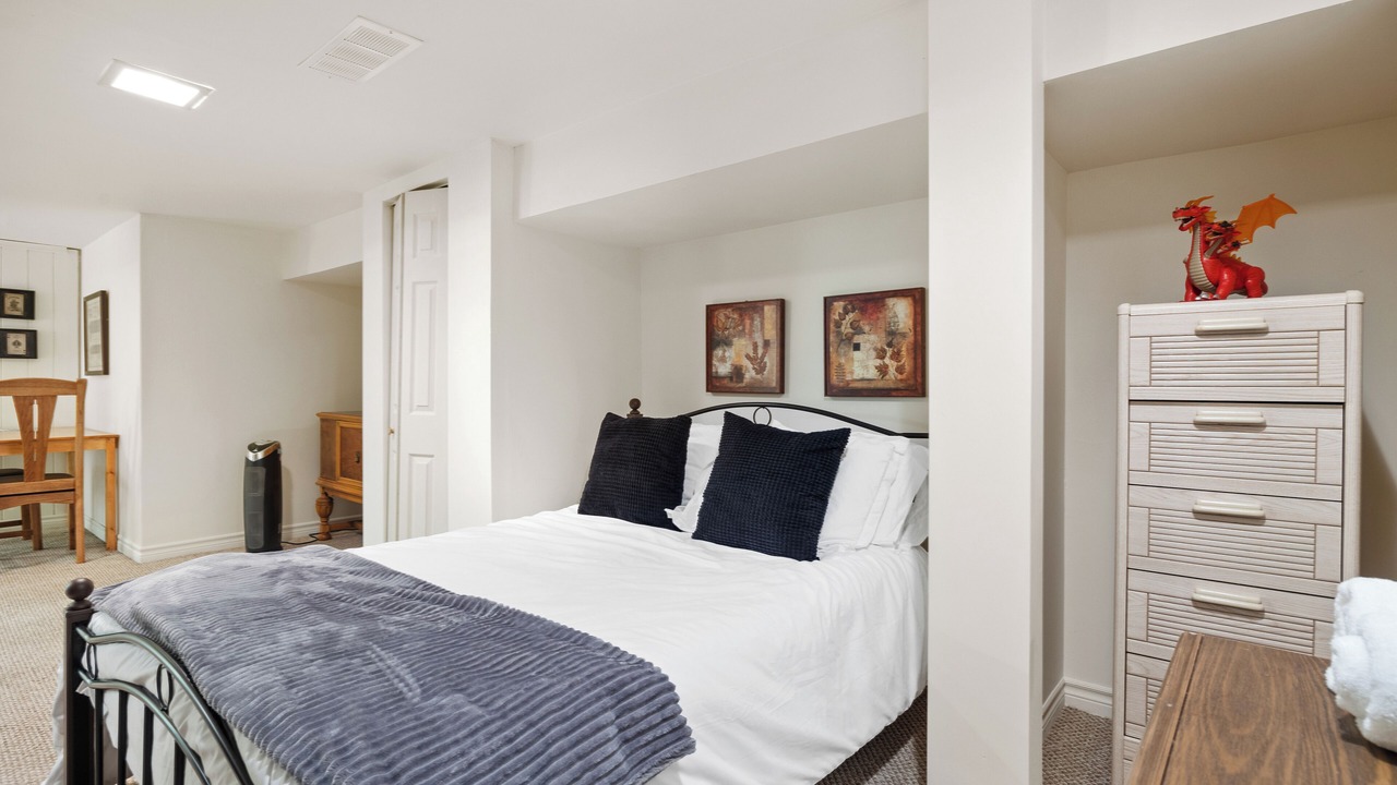 Photo of Bedroom in Rosedale