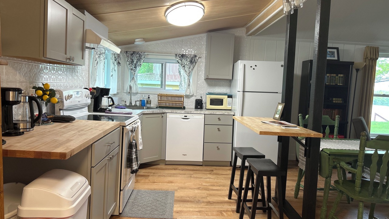 Photo of Kitchen in Maple Lake