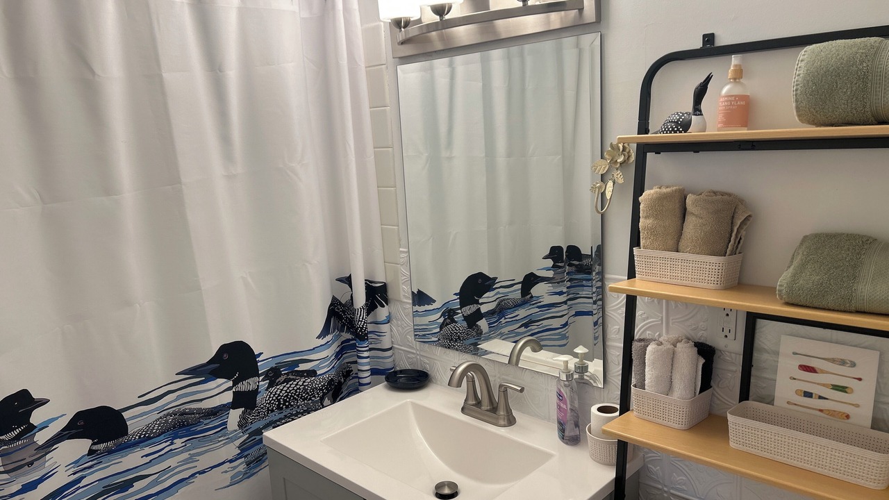 Photo of Bathroom in Maple Lake