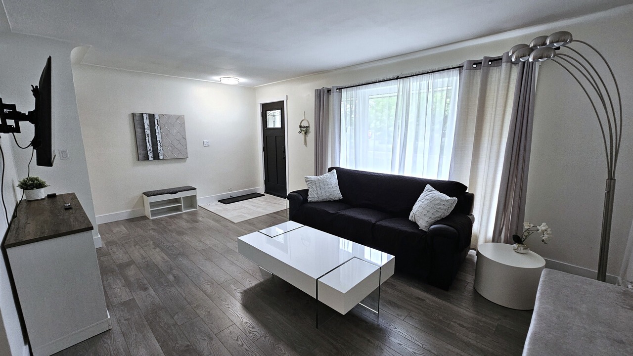 Photo of Livingroom in Kingston