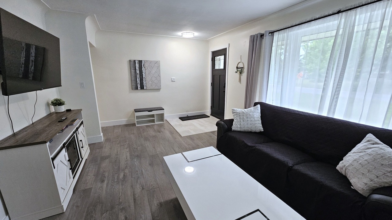 Photo of Livingroom in Kingston