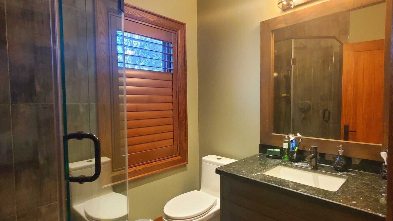 Photo of Bathroom in Clarkson-Lorne Park
