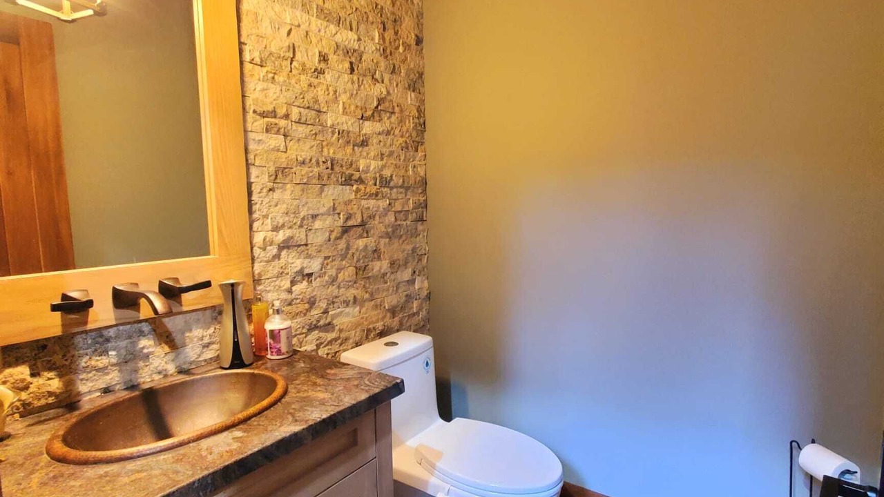 Photo of Bathroom in Clarkson-Lorne Park