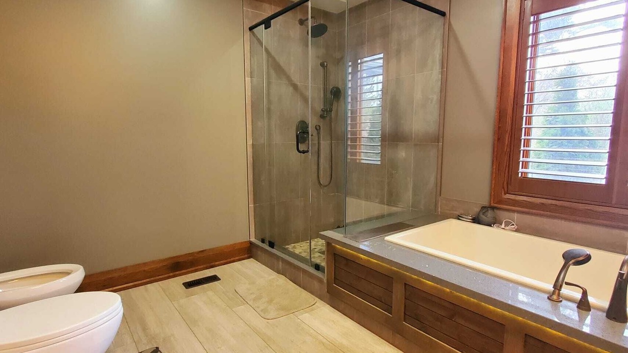 Photo of Bathroom in Clarkson-Lorne Park
