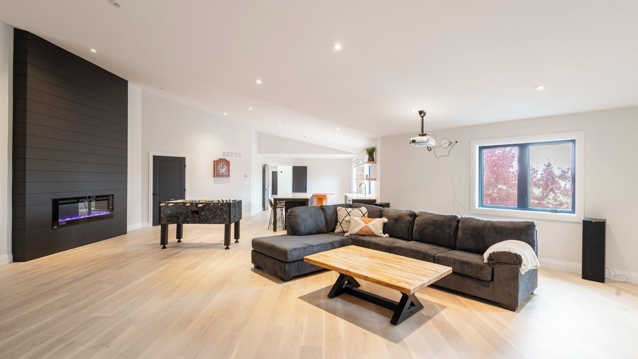 Photo of Livingroom in Huron East