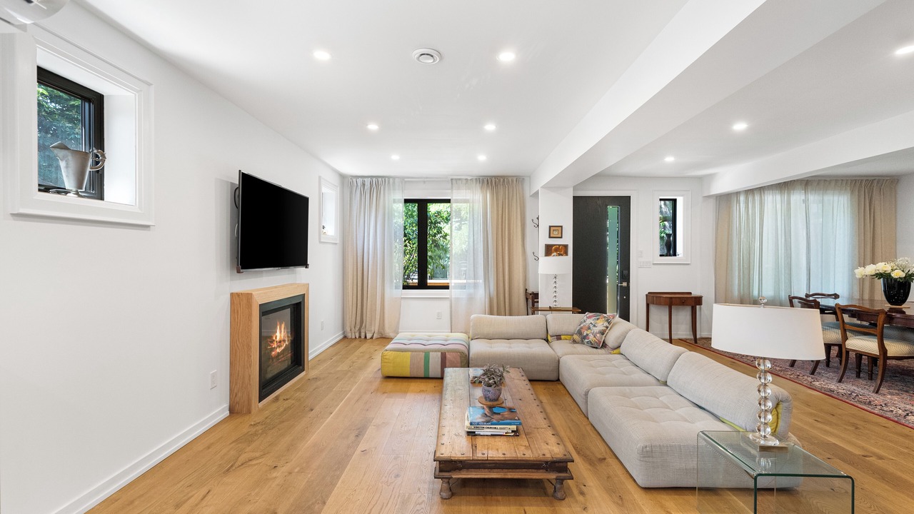 Photo of Livingroom in Trinity - Bellwoods