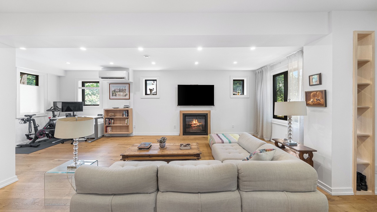 Photo of Livingroom in Trinity - Bellwoods