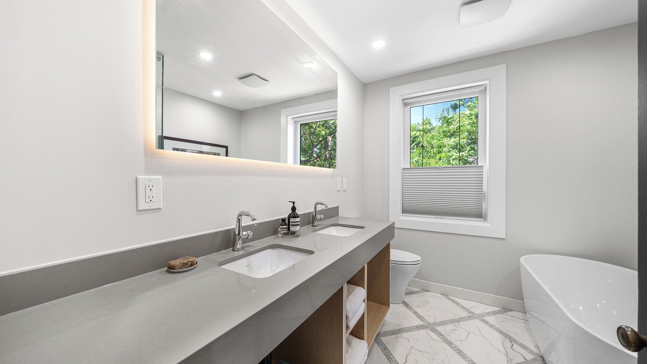 Photo of Bathroom in Trinity - Bellwoods