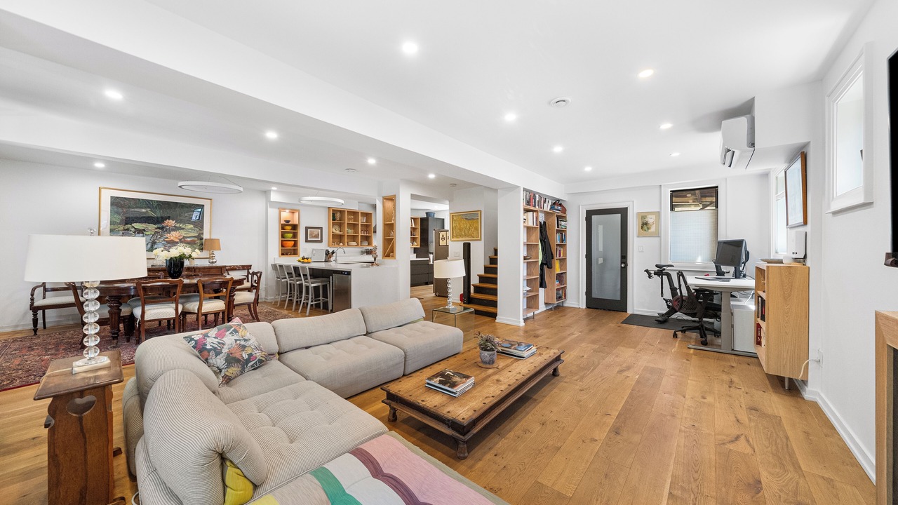 Photo of Livingroom in Trinity - Bellwoods