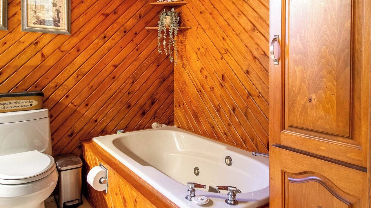 Photo of Bathroom in Eagle Lake