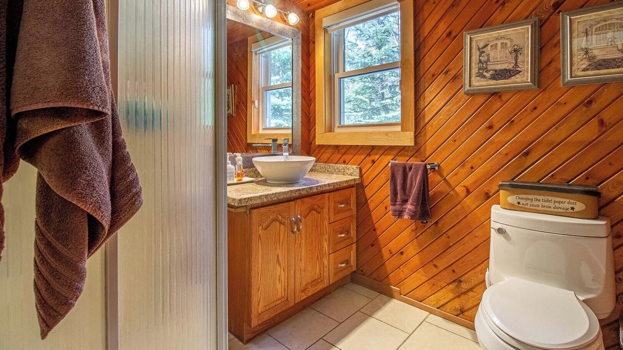 Photo of Bathroom in Eagle Lake