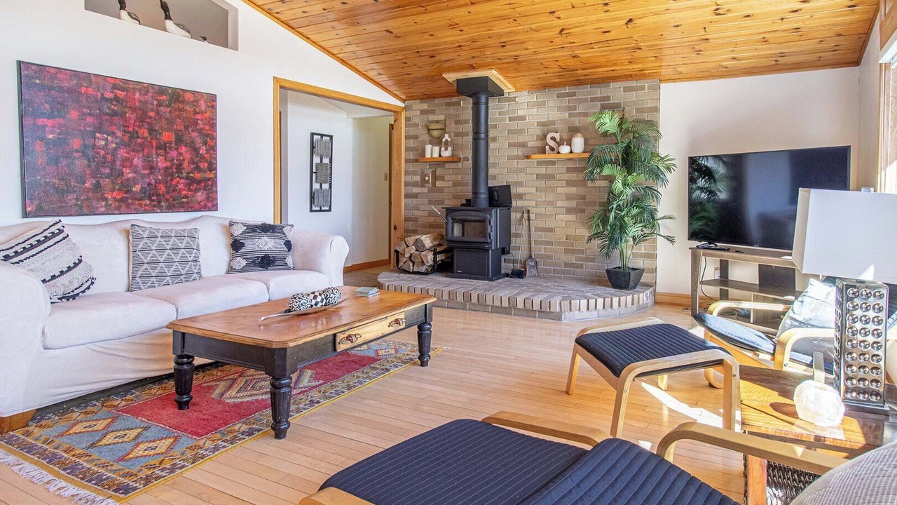 Photo of Livingroom in Eagle Lake