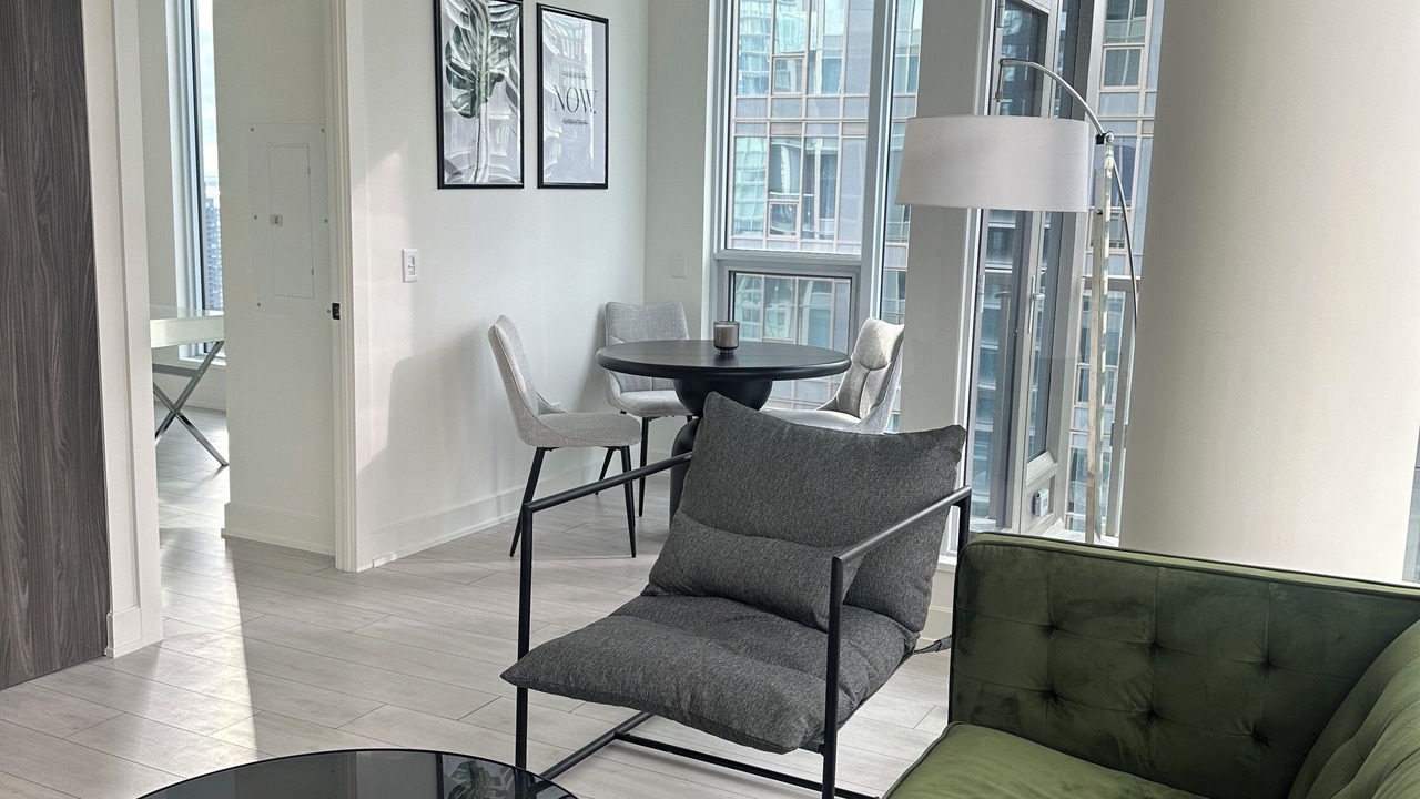 Photo of Livingroom in Toronto Entertainment District