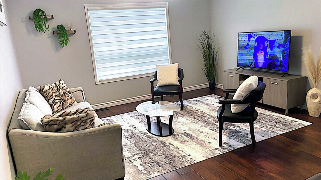 Photo of Livingroom in Durham Region