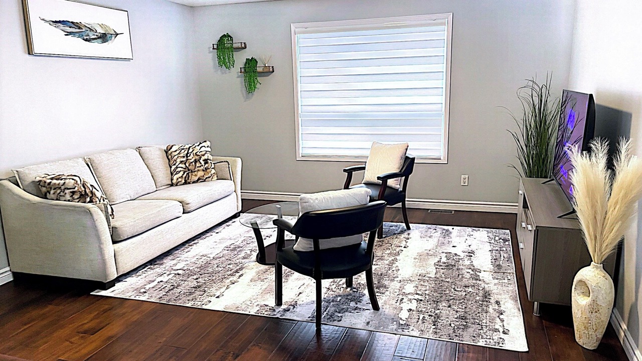Photo of Livingroom in Durham Region