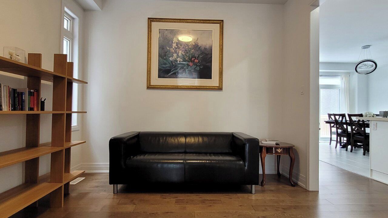 Photo of Livingroom in Barrie